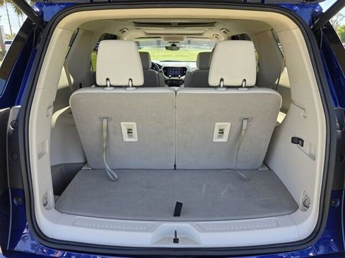 Certified 2023 GMC Acadia Denali w/ Denali Ultimate Package image 12