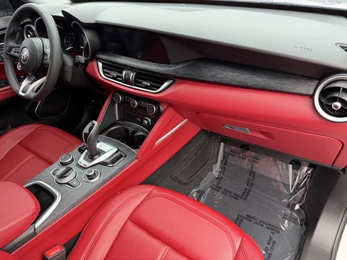 Used 2020 Alfa Romeo Stelvio w/ Nero Edizione image 29