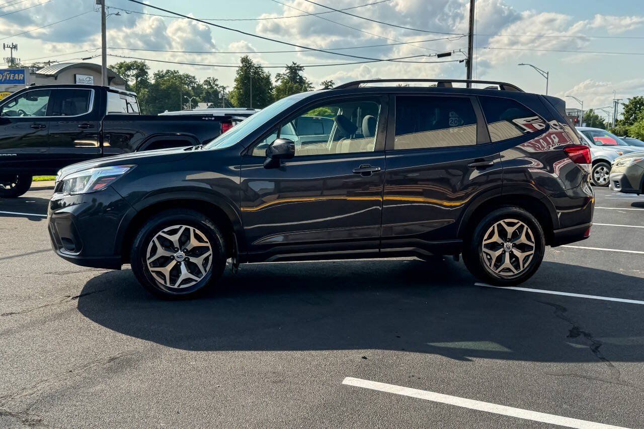 Used 2019 Subaru Forester Premium AWD/4WD image 7