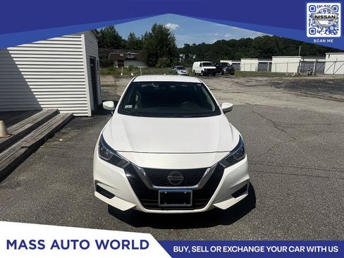 Used 2022 Nissan Versa SV FWD image 3