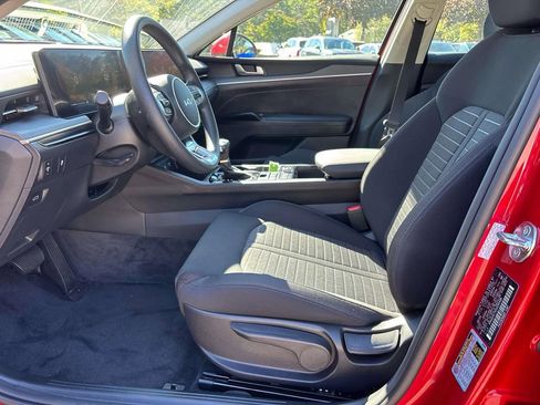 Used 2025 Kia K5 LXS image 8
