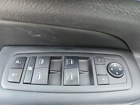 Used 2019 Jeep Grand Cherokee Limited image 29