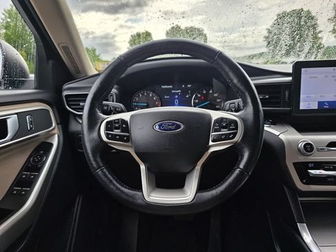 Used 2020 Ford Explorer XLT w/ Equipment Group 202A AWD/4WD image 24