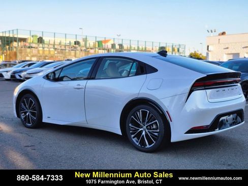 Used 2023 Toyota Prius Limited image 3