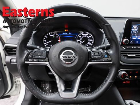 Used 2022 Nissan Altima 2.5 SV w/ SV Premium Package AWD/4WD image 10