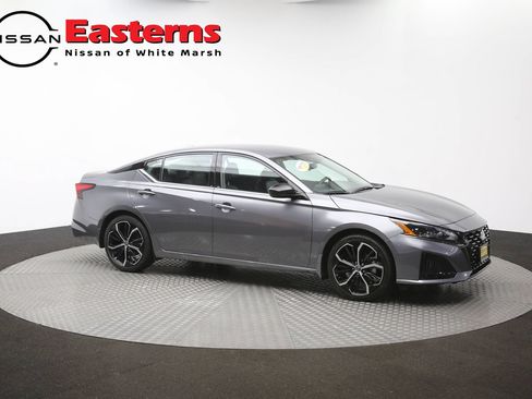 Used 2024 Nissan Altima 2.5 SR FWD image 41
