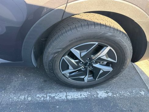 Used 2022 Kia Sorento S FWD image 5