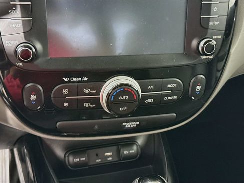 Used 2018 Kia Soul + w/ + Primo LIT Package FWD image 14
