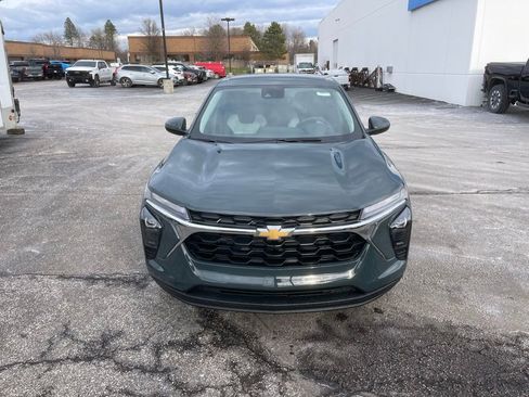 New 2026 Chevrolet Trax LS image 2