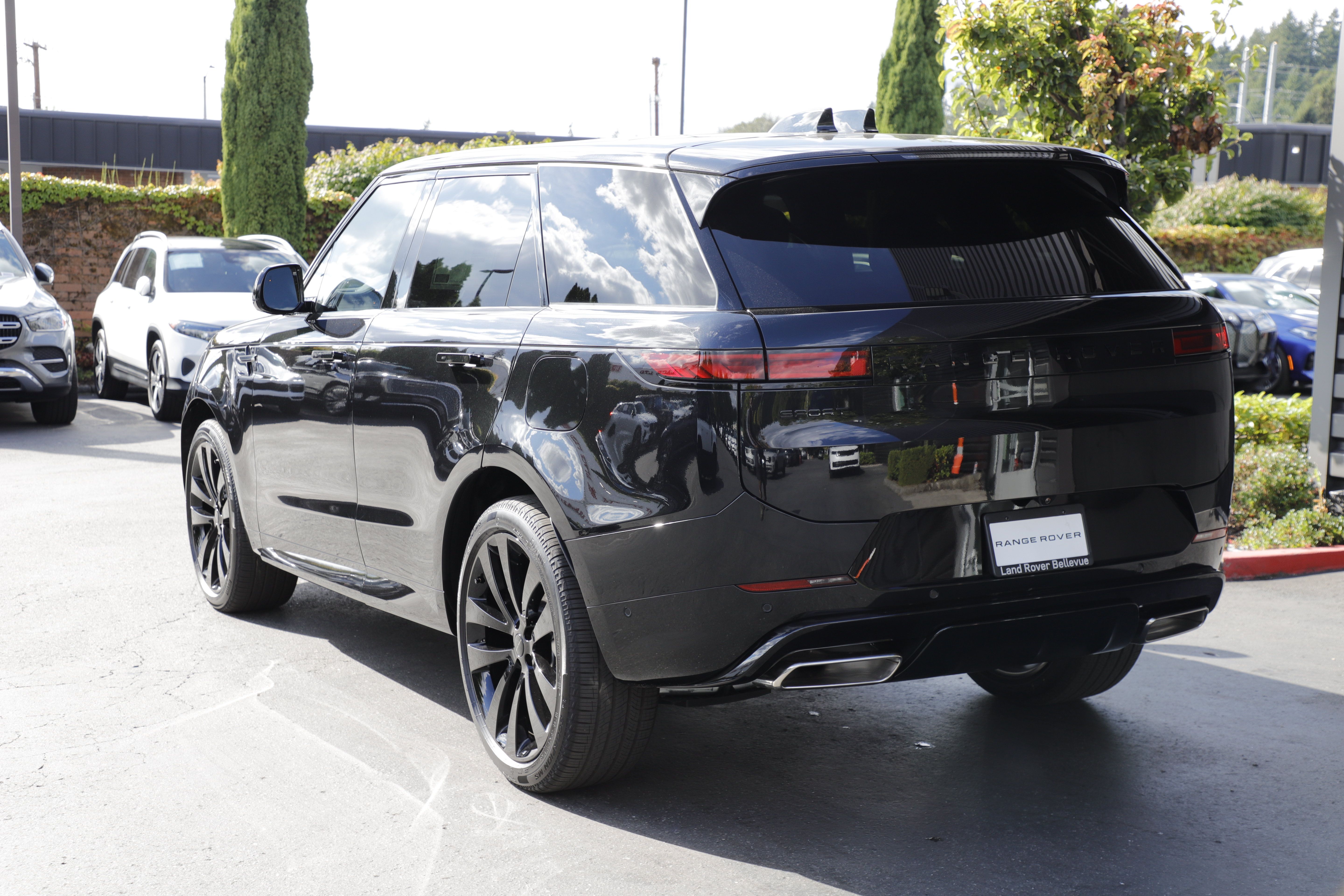 New 2026 Land Rover Range Rover Sport Dynamic SE AWD/4WD image 6