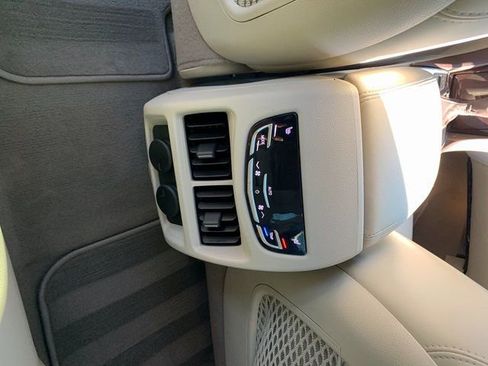 Used 2013 Cadillac SRX Premium image 18