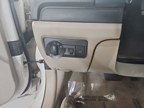 Used 2009 Ford Fusion SE FWD image 28