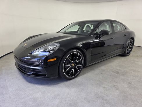 Used 2019 Porsche Panamera 4 image 8