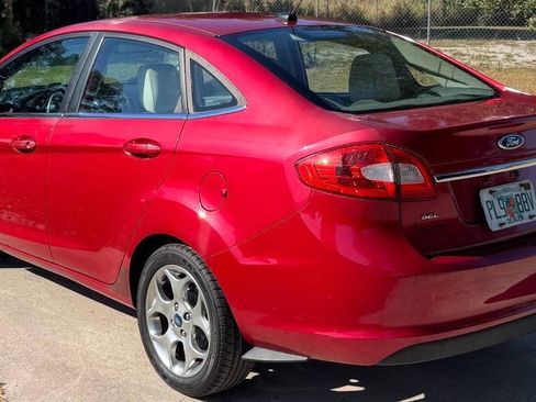 Used 2012 Ford Fiesta SEL image 4