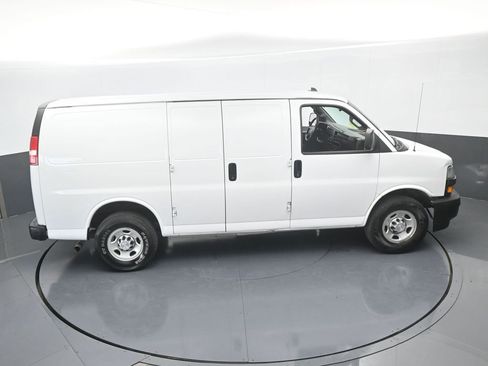 Used 2019 Chevrolet Express 2500 image 42
