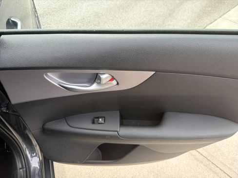 Used 2024 Kia Forte LXS FWD image 25