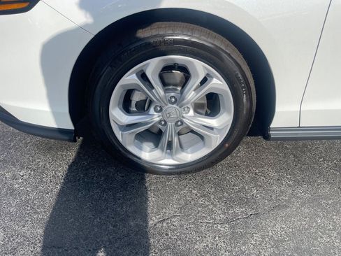 Used 2025 Honda Accord LX image 9