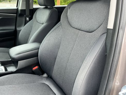 Used 2019 Hyundai Santa Fe SE AWD/4WD image 19