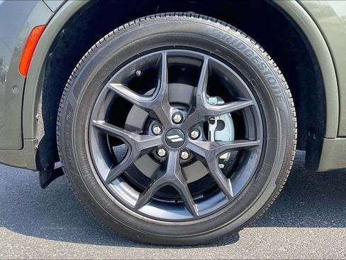 Certified 2026 Dodge Durango GT w/ Blacktop Package AWD/4WD image 8