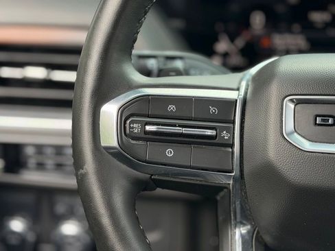Used 2025 GMC Yukon XL Denali RWD image 49