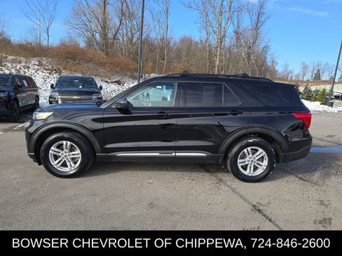 Used 2023 Ford Explorer XLT w/ Class IV Trailer Tow Package image 2