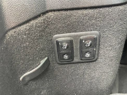 Used 2011 Mercedes-Benz GL 550 4MATIC image 37