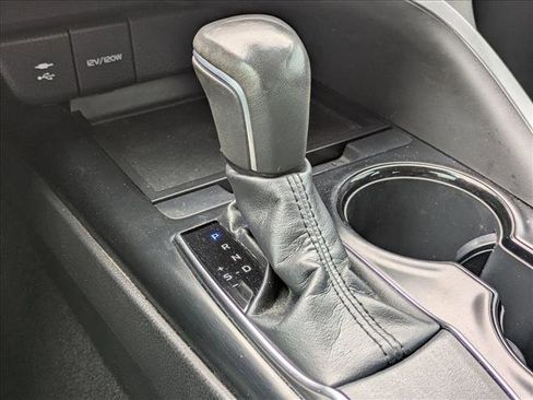 Used 2019 Toyota Camry SE image 12