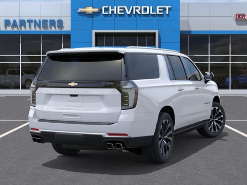 New 2026 Chevrolet Suburban High Country RWD image 5