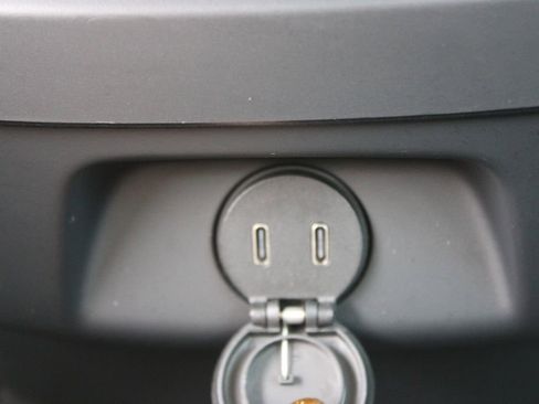 Used 2024 Volvo S60 B5 Plus image 28