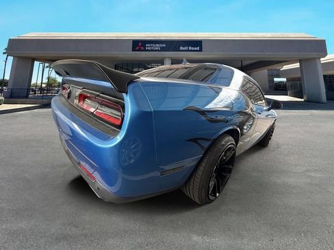 Used 2016 Dodge Challenger R/T w/ Driver Convenience Group RWD image 6