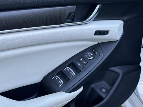 Used 2018 Honda Accord EX-L image 18