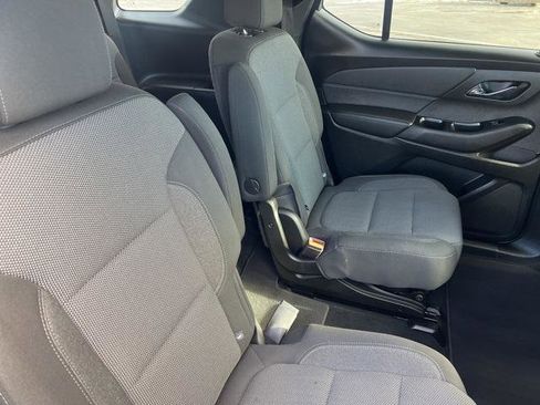 Used 2023 Chevrolet Traverse LT image 21