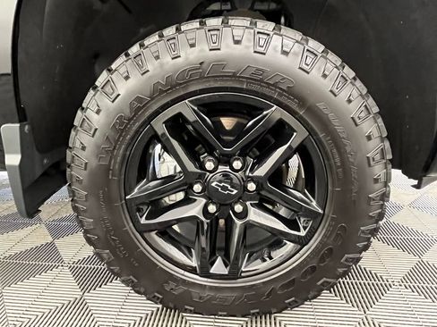 Used 2022 Chevrolet Silverado 1500 LT Trail Boss w/ Convenience Package II AWD/4WD image 16