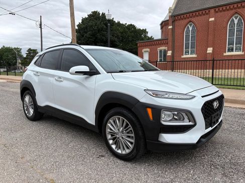 Used 2021 Hyundai Kona SEL FWD image 2