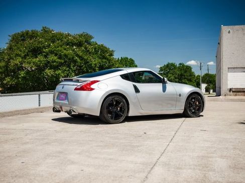 Used 2009 Nissan 370Z Touring w/ Sport Pkg image 40