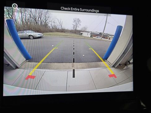 Used 2025 Jeep Grand Cherokee Laredo X image 50