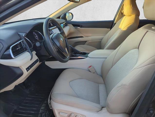 Used 2018 Toyota Camry LE w/ Convenience Package FWD image 10
