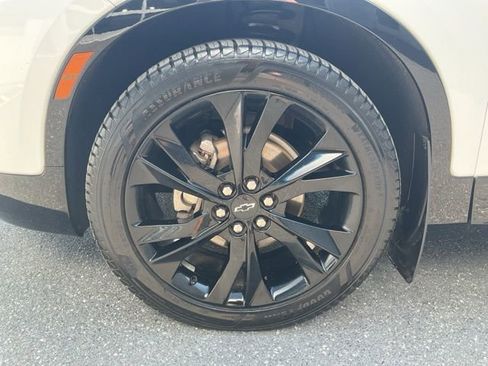 Used 2019 Chevrolet Blazer RS AWD/4WD image 17