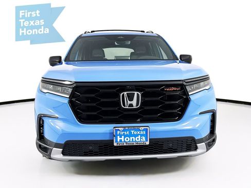 New 2025 Honda Pilot TrailSport image 2