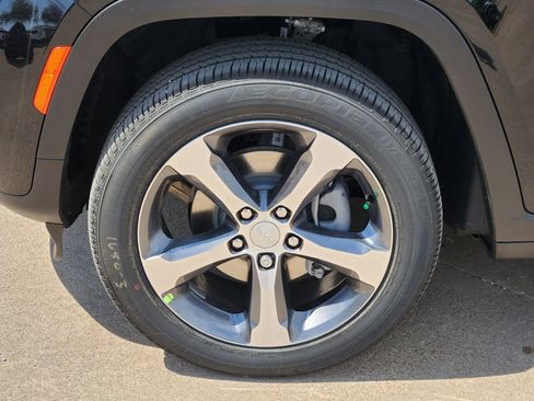 New 2026 Jeep Grand Cherokee Limited image 7