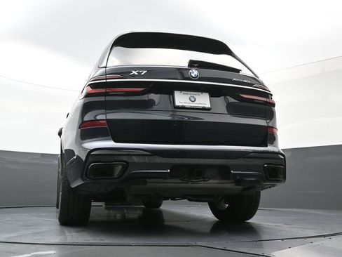 Used 2025 BMW X7 xDrive40i w/ M Sport Package image 28