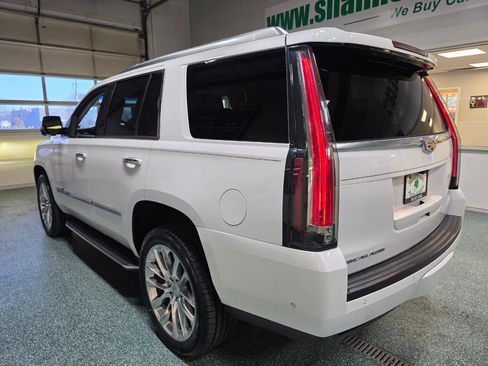 Used 2018 Cadillac Escalade Luxury image 9