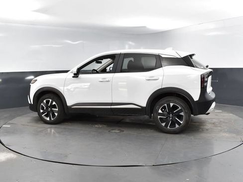 Used 2025 Nissan Kicks SV AWD/4WD image 8