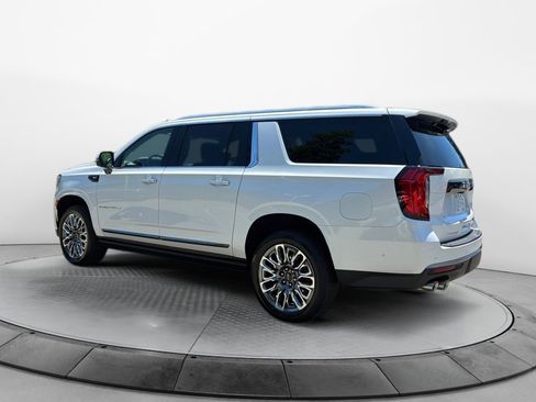 Used 2024 GMC Yukon XL Denali Ultimate AWD/4WD image 5