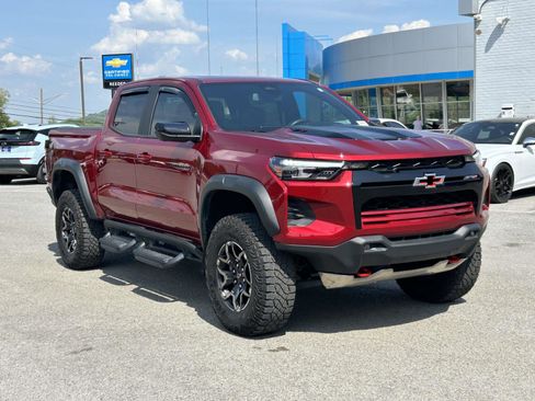 Used 2024 Chevrolet Colorado ZR2 w/ Technology Package AWD/4WD image 1