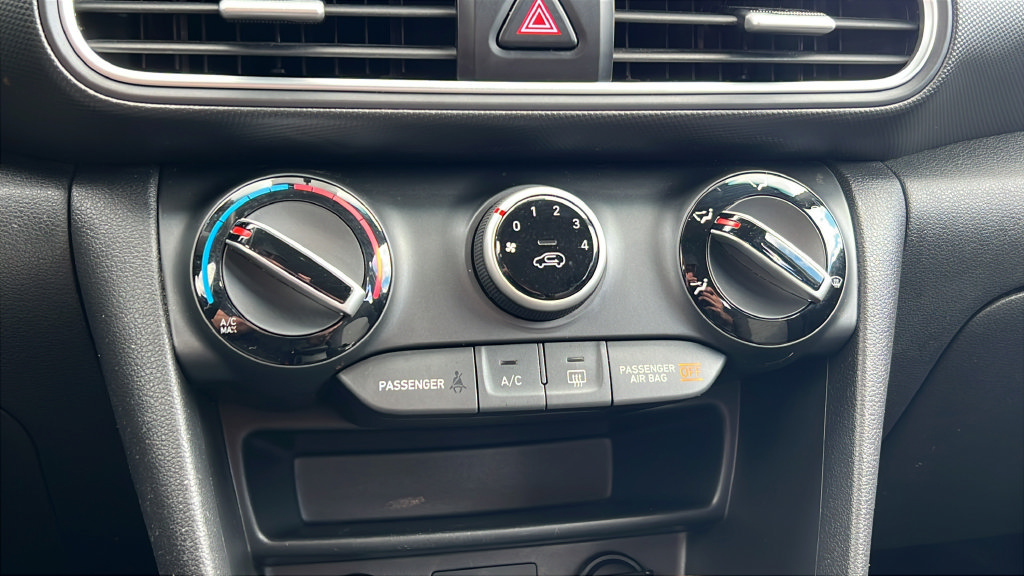 Used 2018 Hyundai Kona SE AWD/4WD image 21
