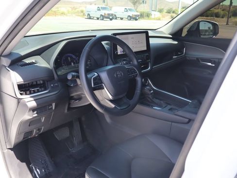 Used 2025 Toyota Grand Highlander AWD Hybrid image 16