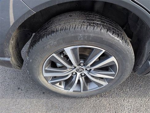 Certified 2022 Toyota Venza LE image 8