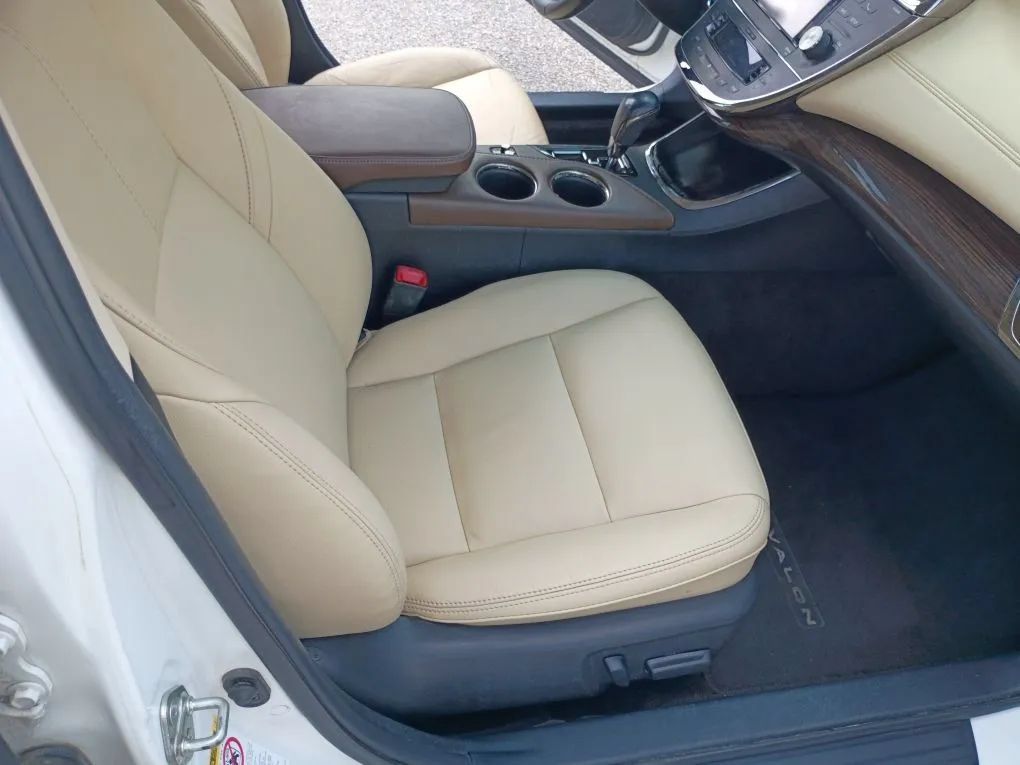 Used 2014 Toyota Avalon XLE Premium FWD image 17