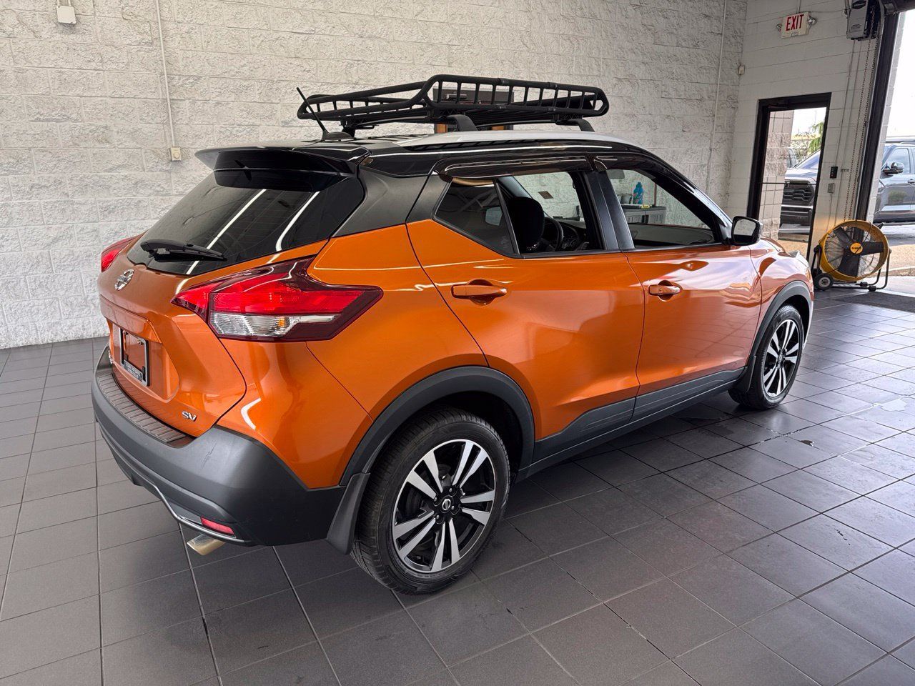 Used 2018 Nissan Kicks SV w/ Exterior Package FWD image 8